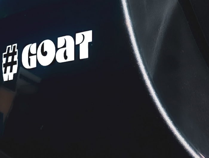 <h3><span style="text-decoration:underline"><strong>Ton style. Nos stickers. 100% uniques. 100% toi.</strong></span></h3><h2><br/>Personnalisez vos<br/>autocollants <br/>sur mesure – <strong>expédiés sous 48h <br/>livrés en 3-5 jours en Europe.</strong></h2>